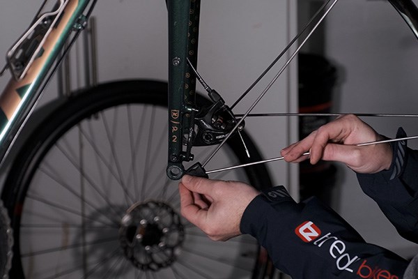 connecting SKS mudguard stays to a fork